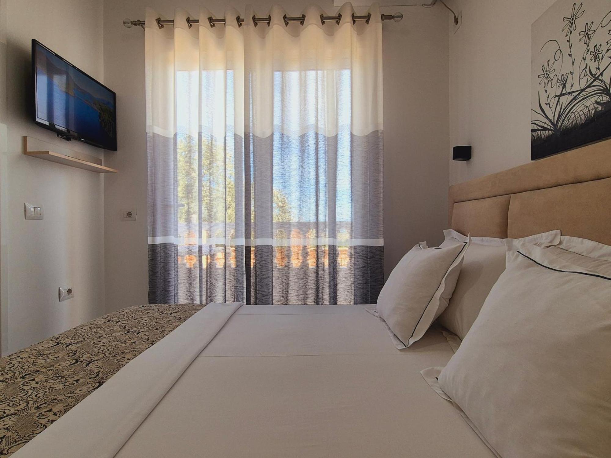 Villa Josana Sarandë エクステリア 写真